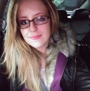 Meet your Posher, Athina